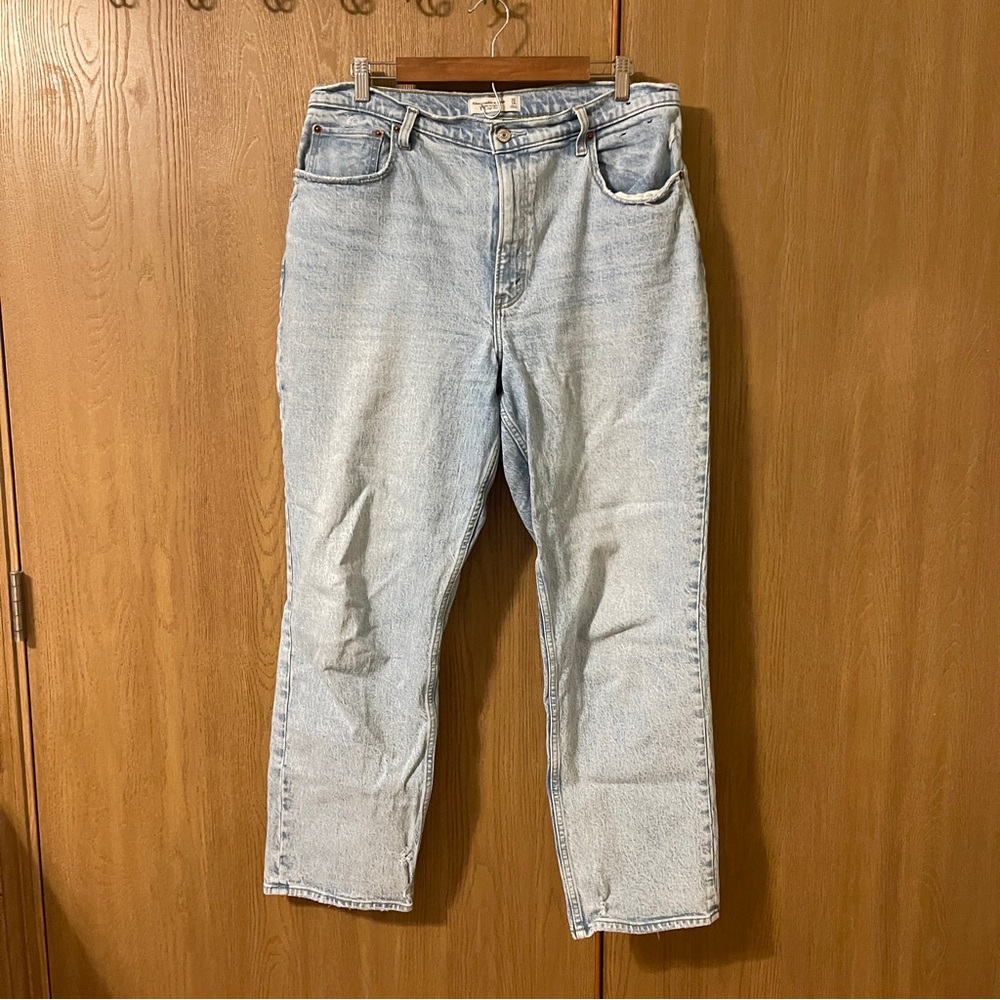 Abercrombie 90s Straight Ultra High Rise Jeans